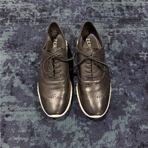 Black lace up oxford tennis shoes